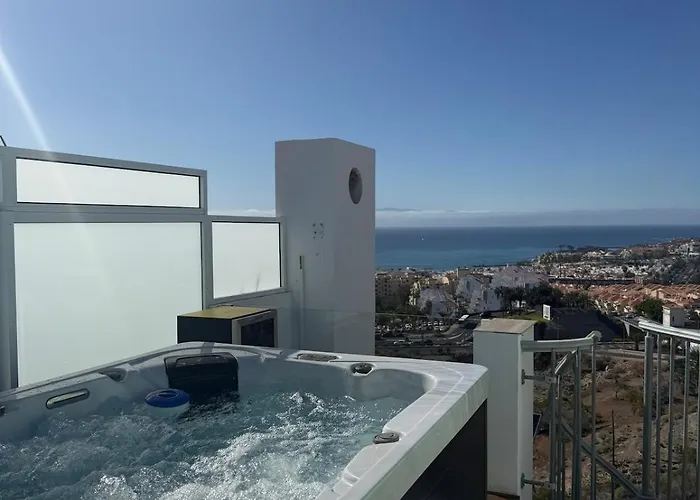 Ocean 77 Ocean View Duplex Private Rooftop Jacuzzi Vakantiehuis *